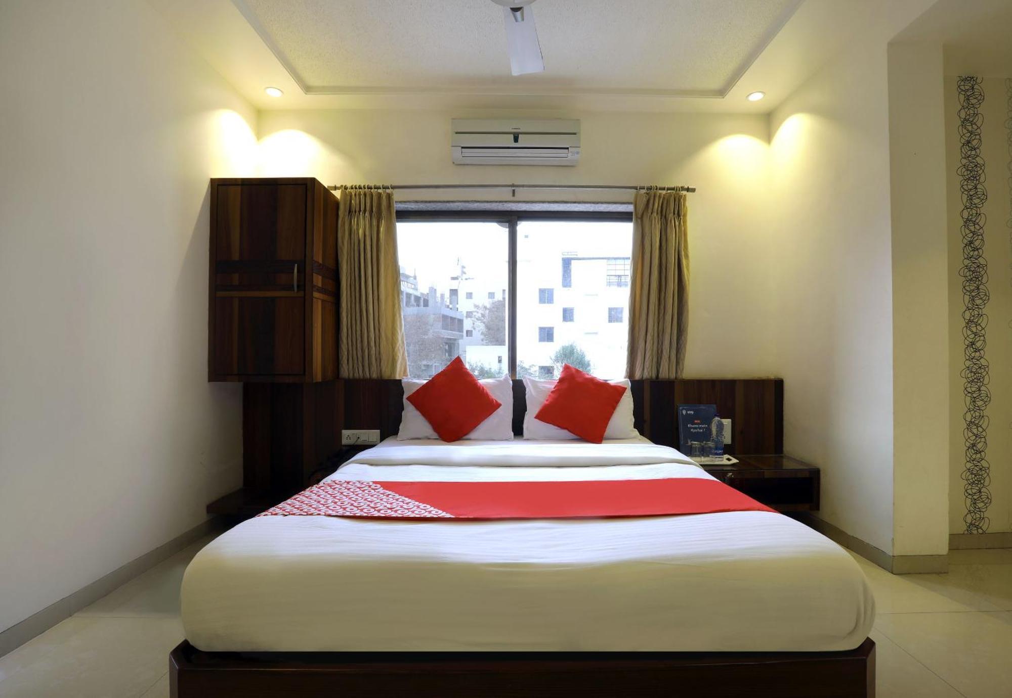 Collection O Satyan Inn Shirdi Esterno foto