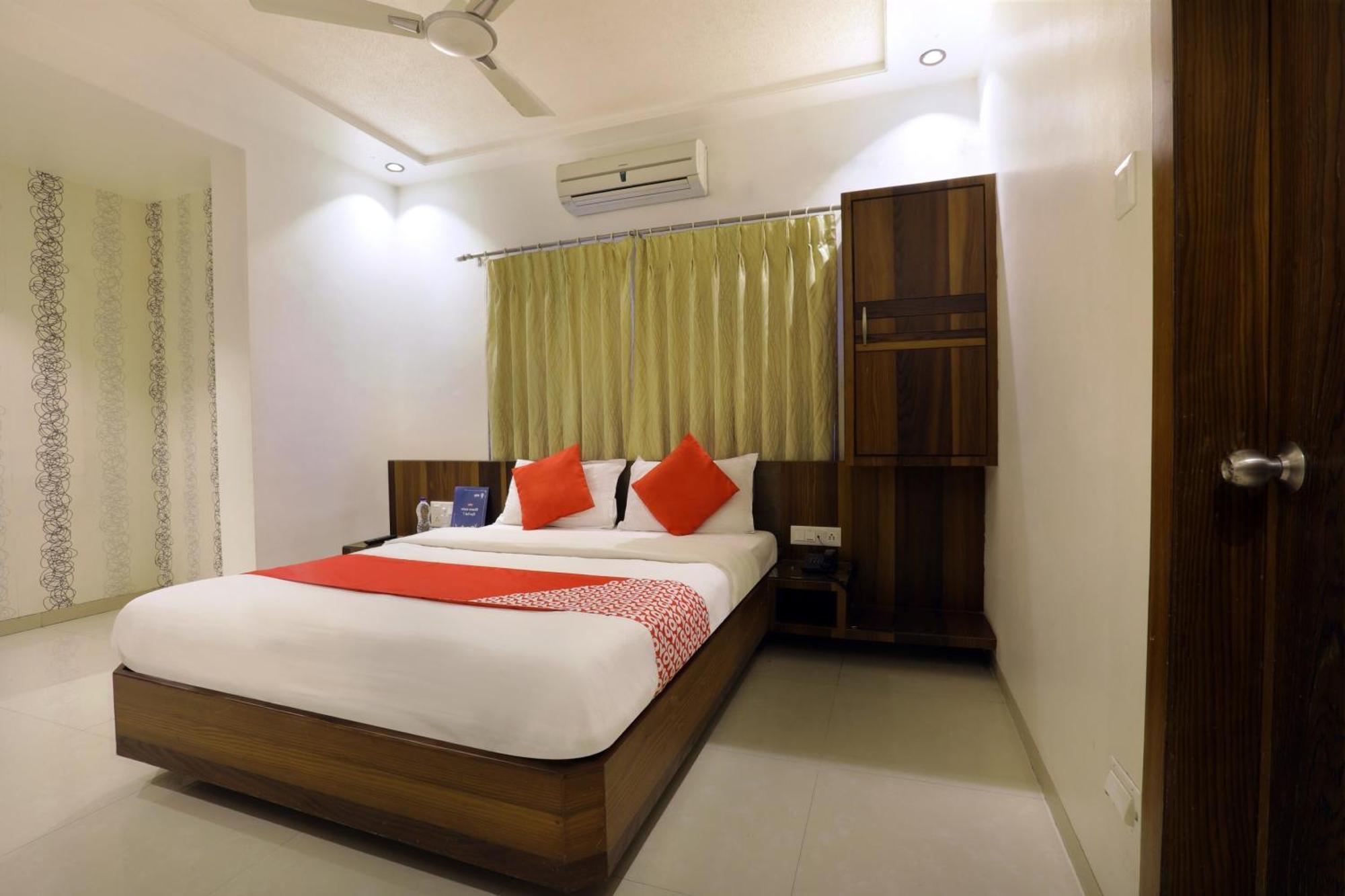 Collection O Satyan Inn Shirdi Esterno foto