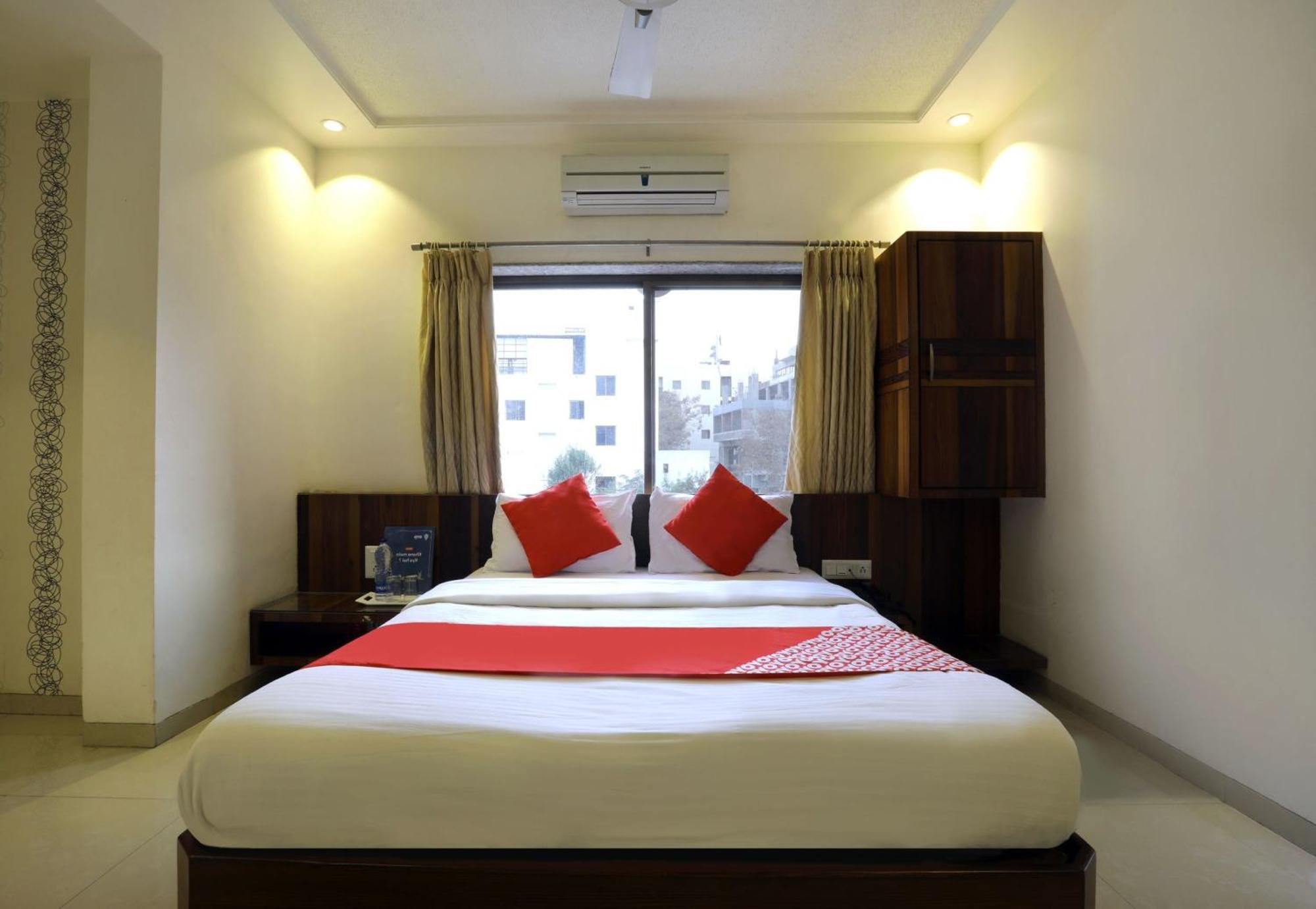 Collection O Satyan Inn Shirdi Esterno foto